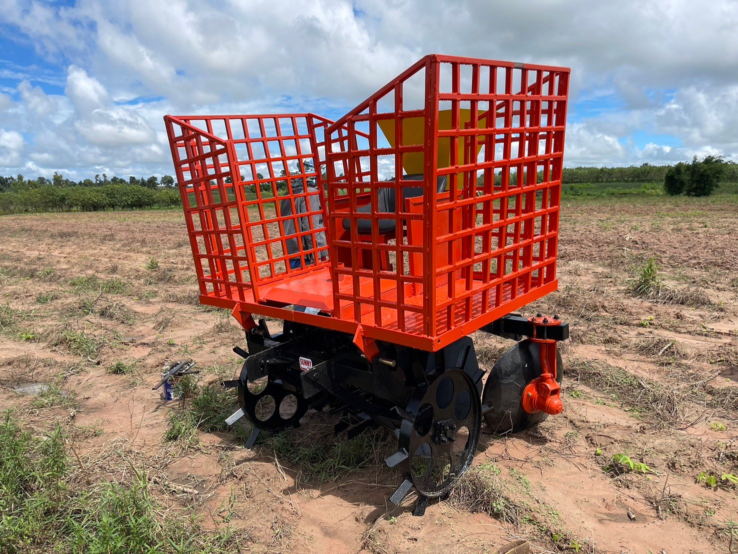 เครื่องปลูกมัน